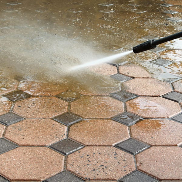 patio_cleaning